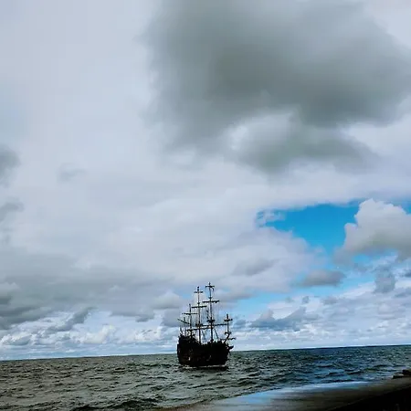 Wakacyjny Ines -ustka-na Wydmie,samodzielne Zameldowanie,garaz Do Dyspozycji Gosci 公寓 *